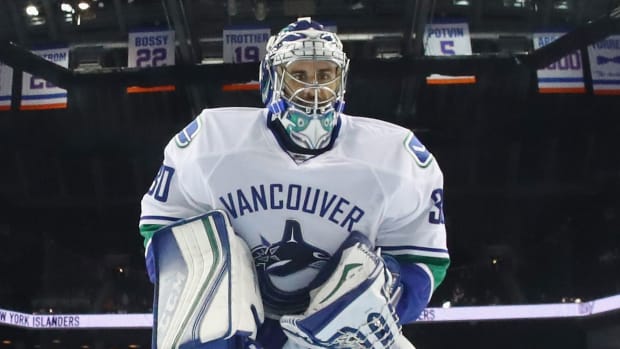 ryan-miller-save.jpg